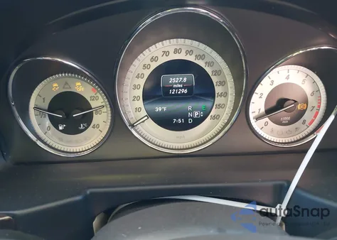 2015 Mercedes-Benz Glk 350 4Matic z USA, uszkodzony, nr VIN WDCGG8JB2FG411984